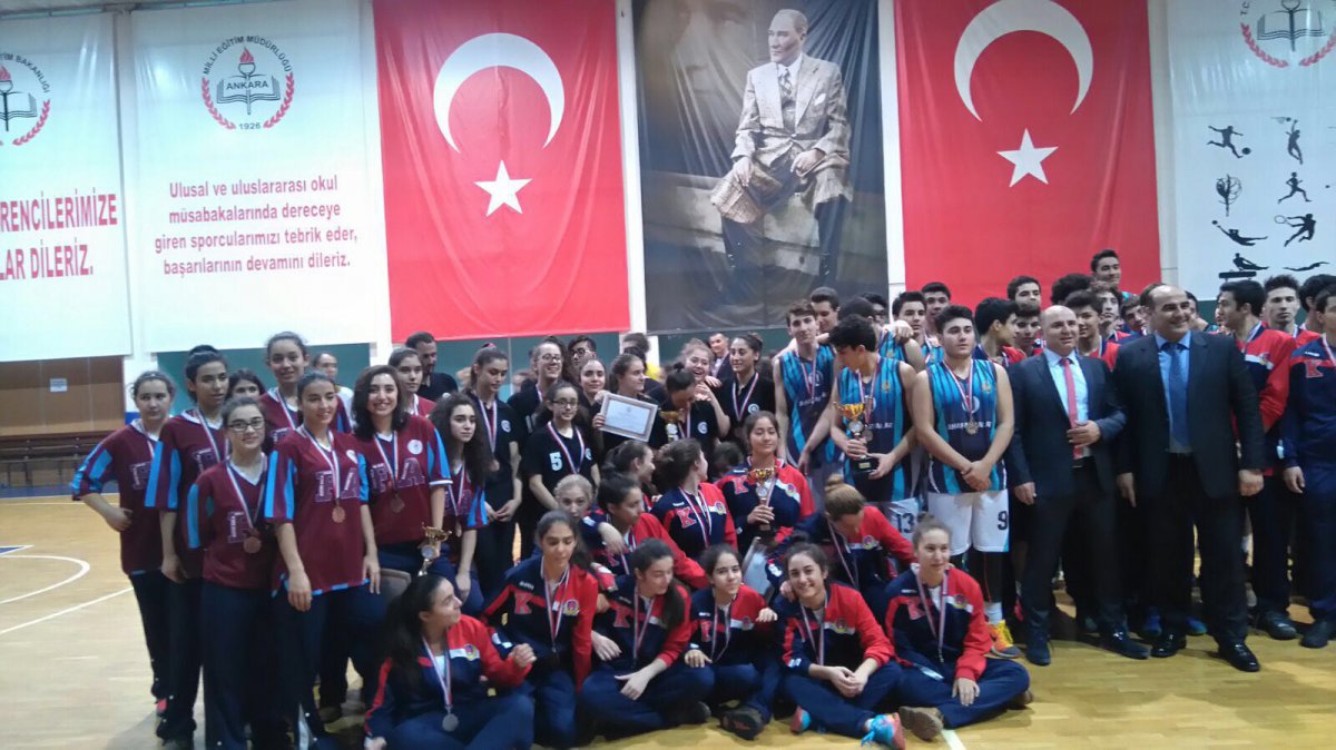 ŞAMPİYON BASKETBOL TAKIMIMIZ